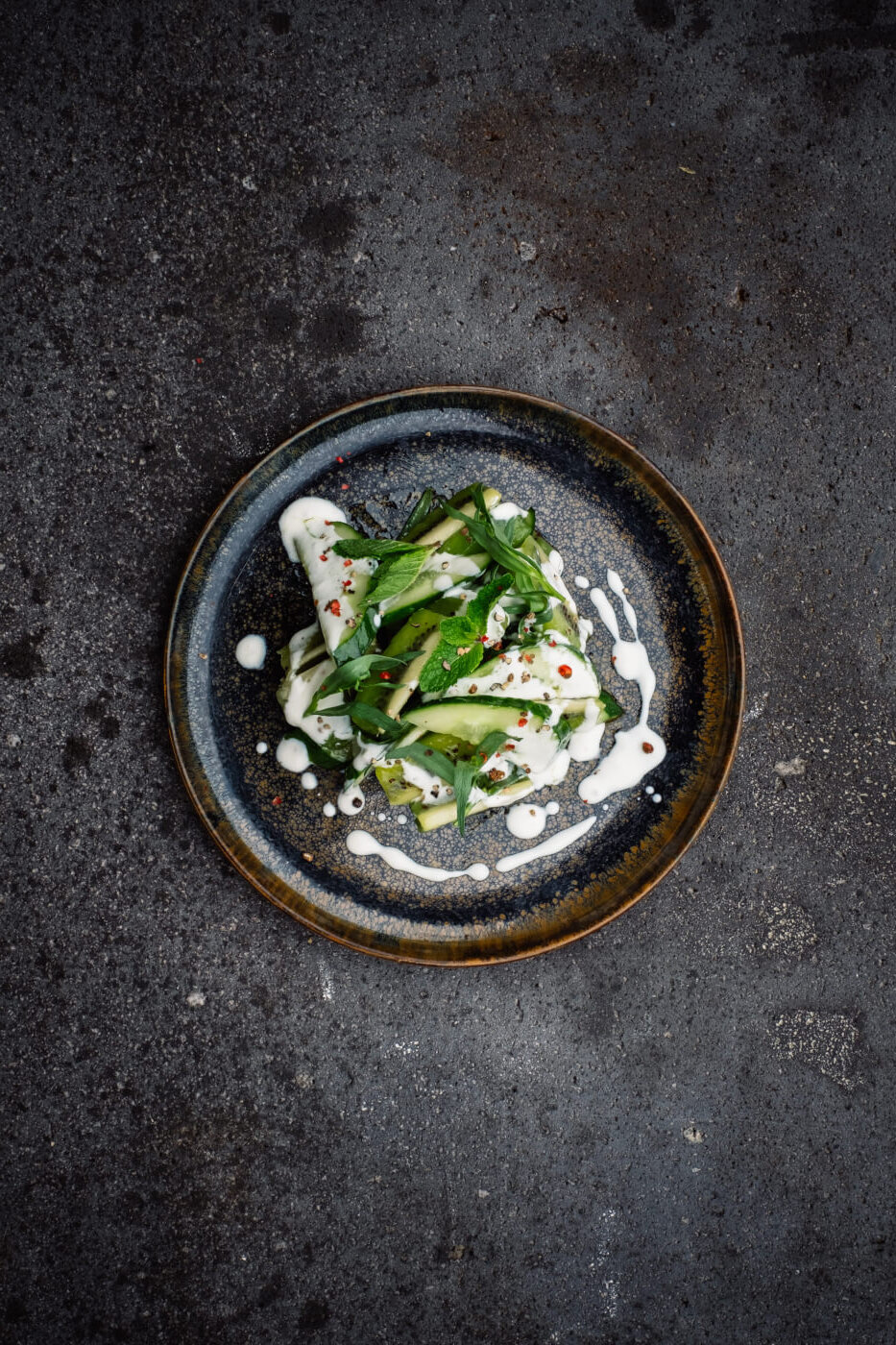 Kitchen Guerilla | Gurken-Kiwi-Salat mit Joghurt-Dressing, Minze und ...